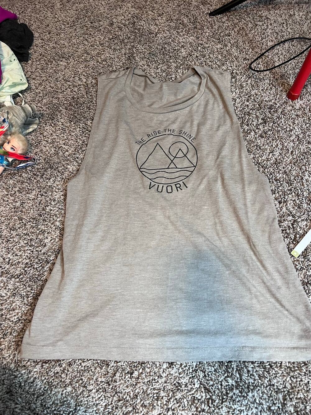 Vuori “The rise the shine” tank